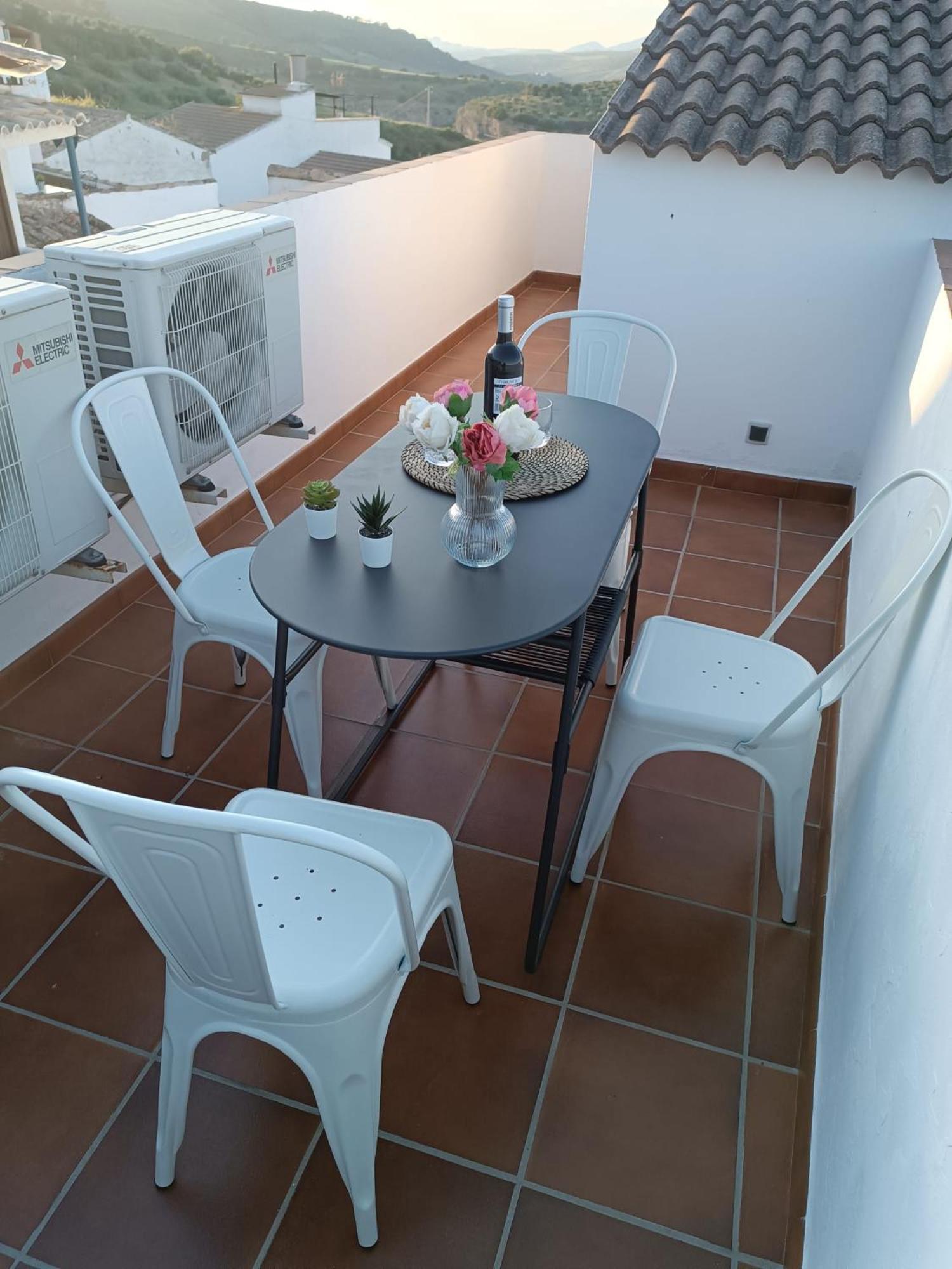 Casita Ladera, Setenil - Cadiz Setenil De Las Bodegas Luaran gambar
